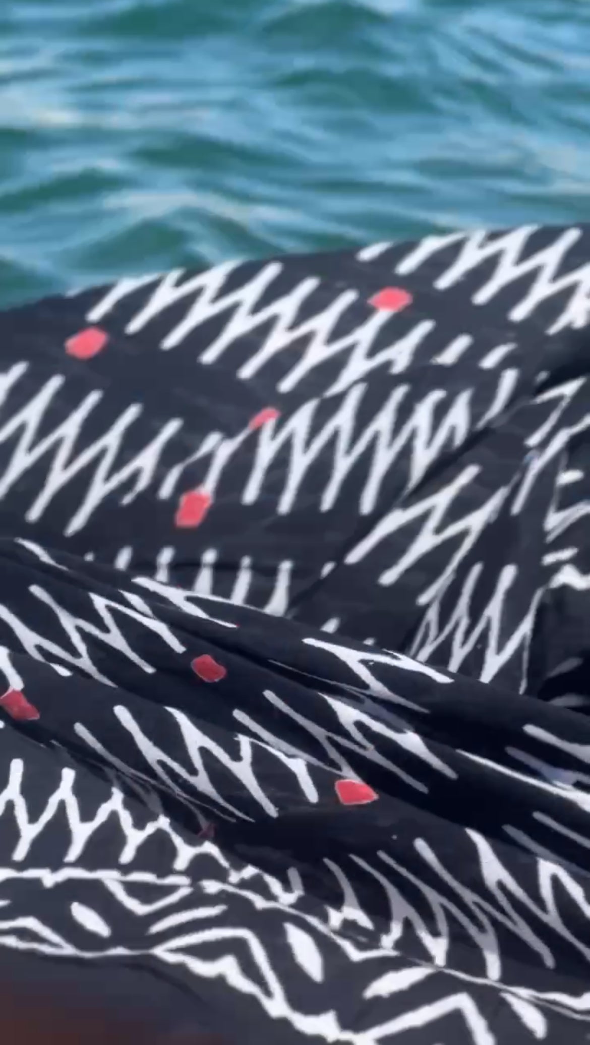 Pareo NERO ROSSO block printed